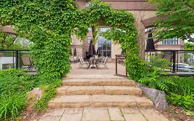Best Western Plus Perth Parkside Inn&Spa